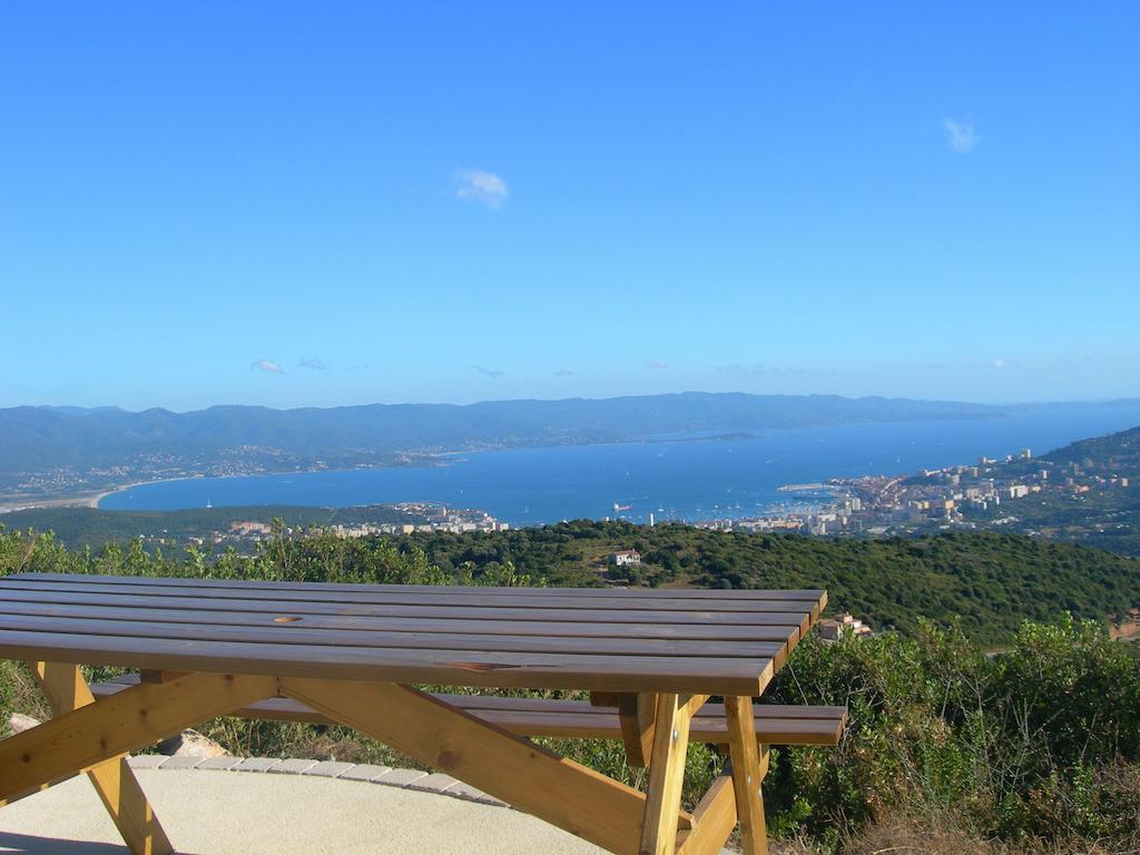 Gites Sassone, Vue Panoramique Sur Ajaccio Et La Mer アラタ 部屋 写真