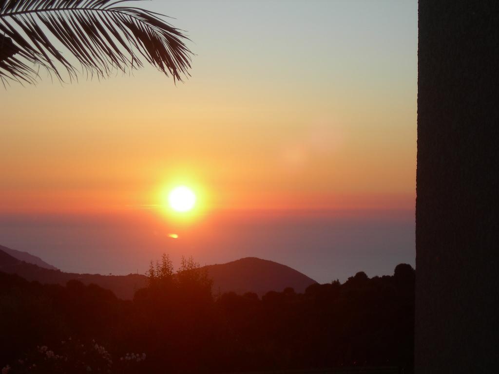 Gites Sassone, Vue Panoramique Sur Ajaccio Et La Mer アラタ 部屋 写真